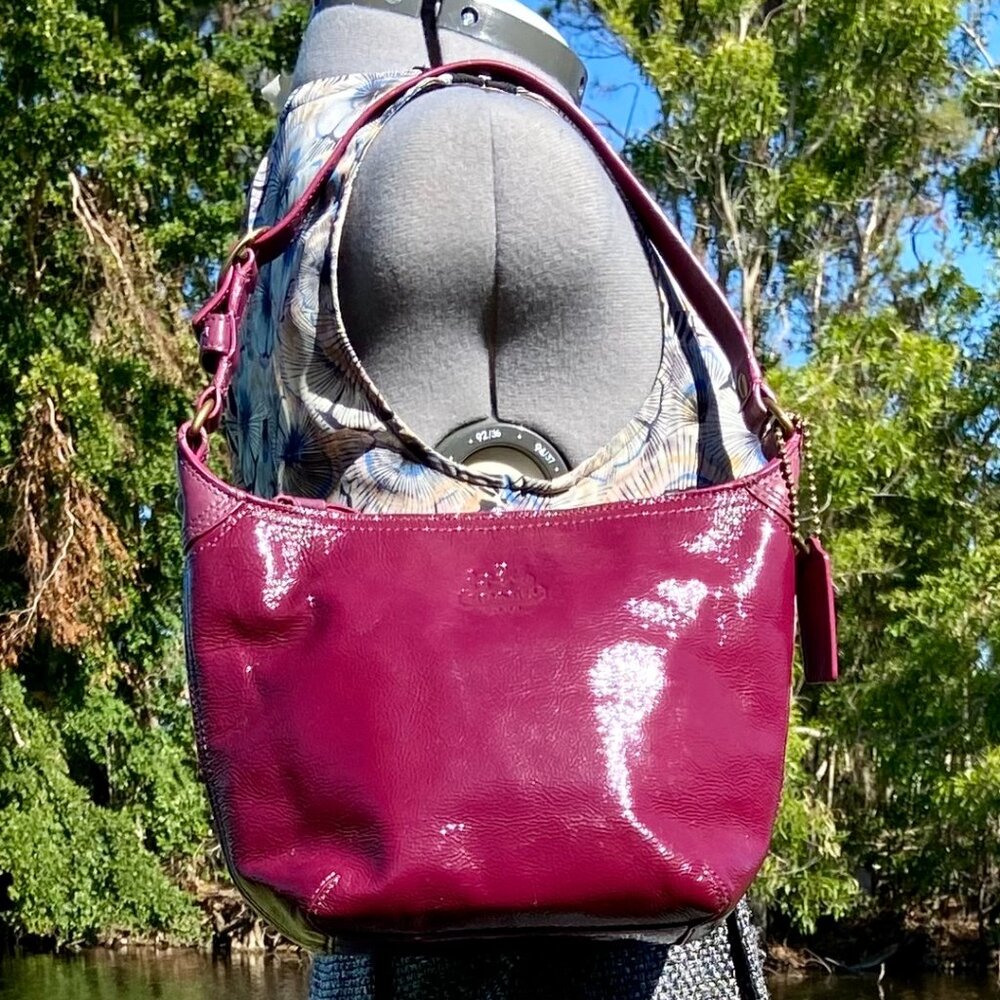 COACH Plum Patent Crinkled Leather Bleecker Hobo Small Y2K Top Handle Bag 41561